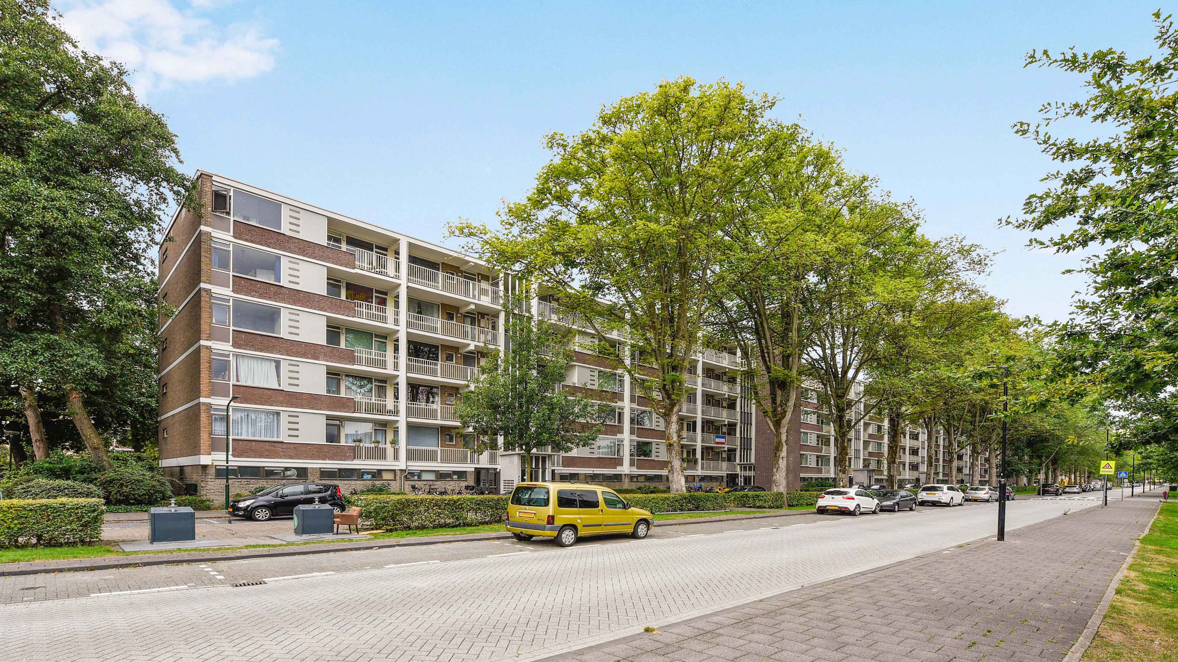 Appartement te huur: Burgemeester Velthuijsenlaan 297, De Heuvel noord Leidschendam