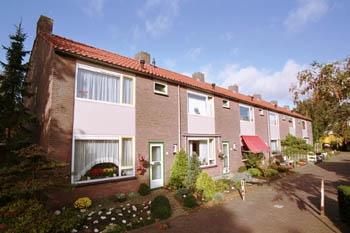Terraced house for rent: Tuindersweg 55, Woonkern maasdijk Maasdijk