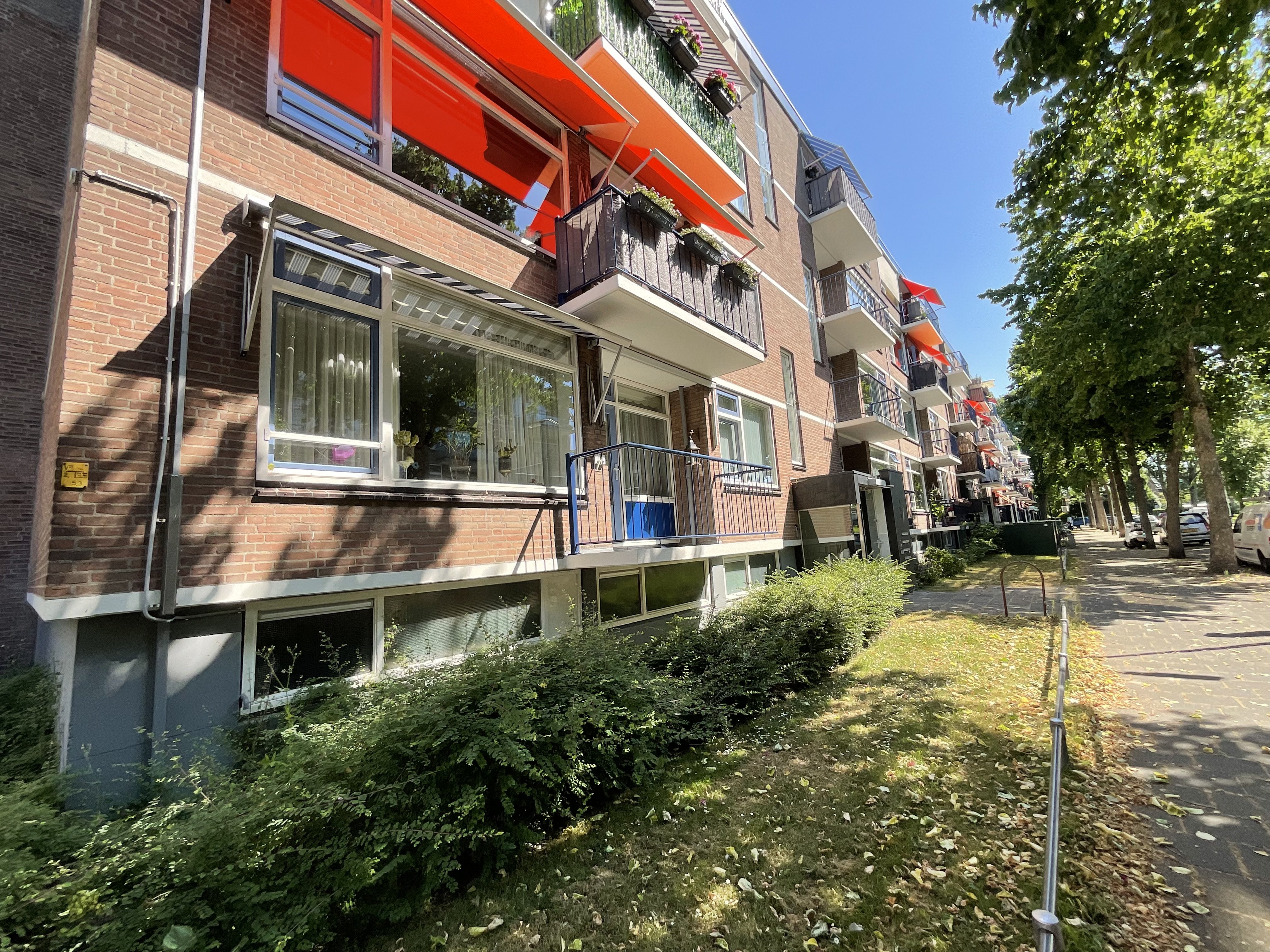 Apartment for rent: Van Anrooystraat 73, Waldeck-Zuid 'S-Gravenhage