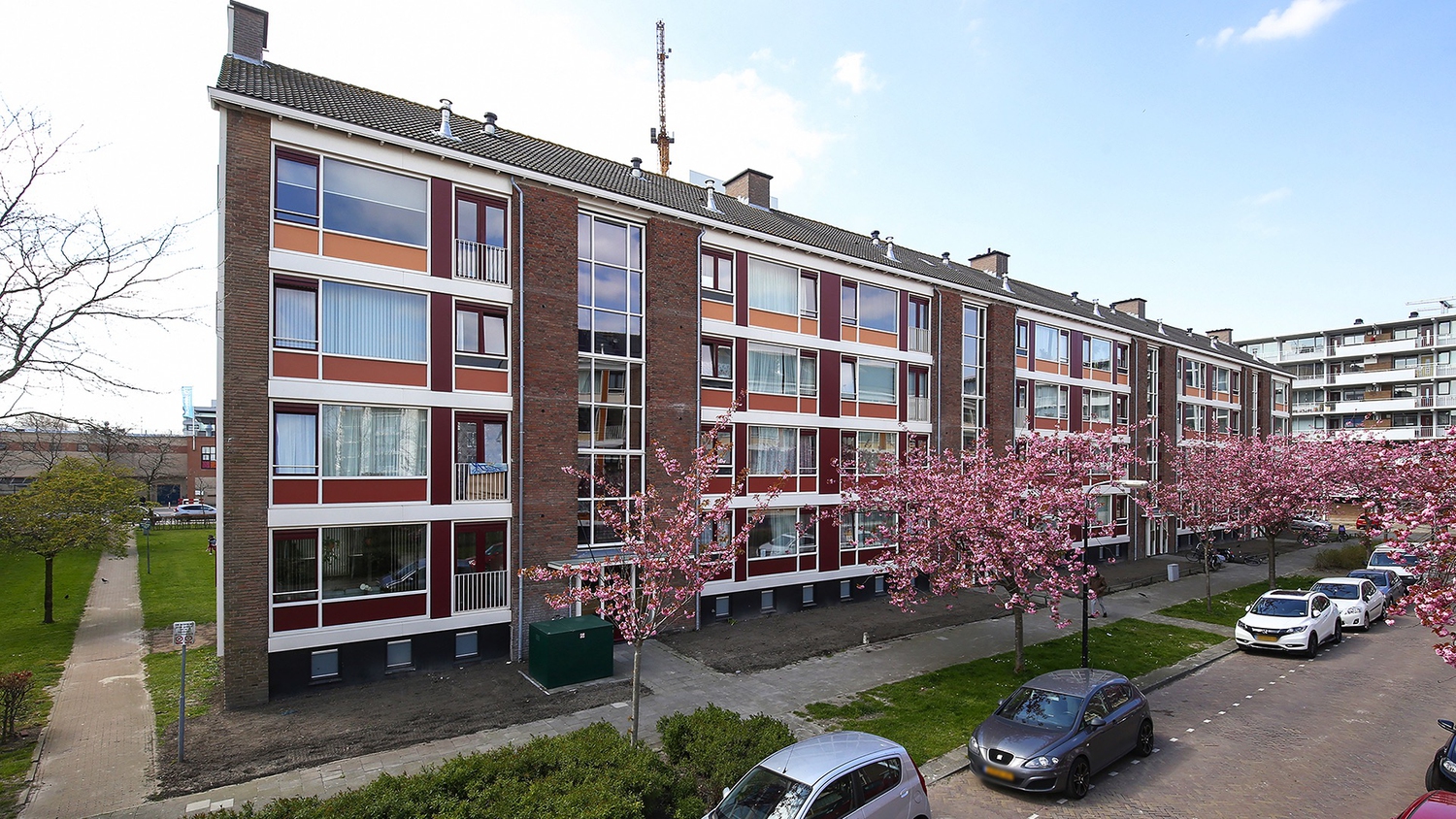 Apartment for rent: Pisuissestraat 40, Artiestenbuurt Rijswijk Zh