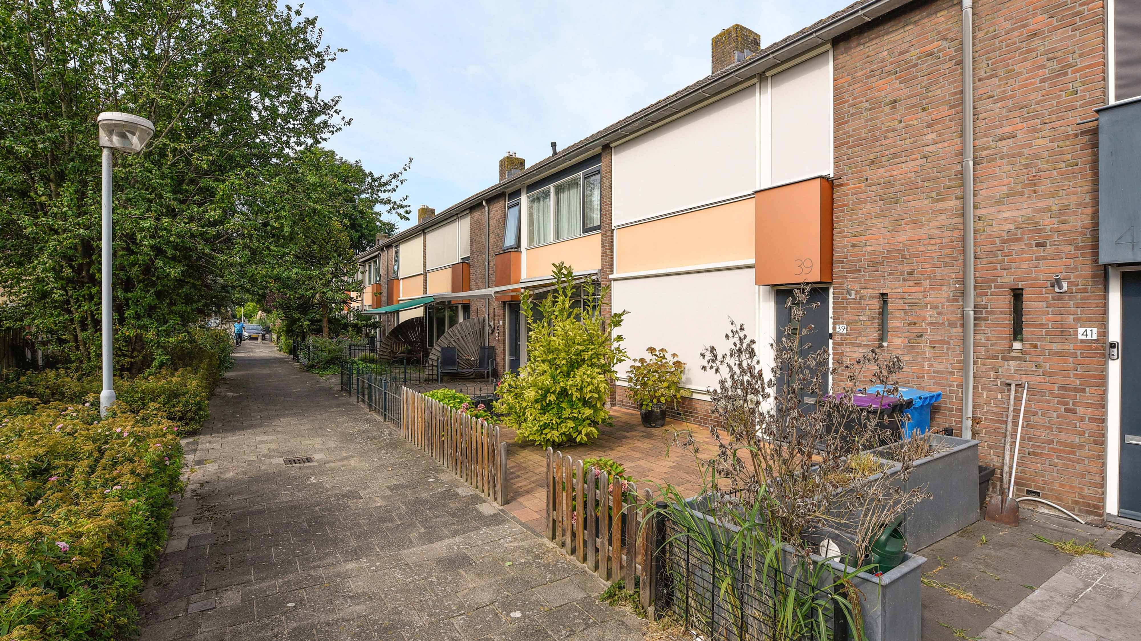 Tussenwoning te huur: van Santhorststraat 35, Kern Stompwijk Leidschendam