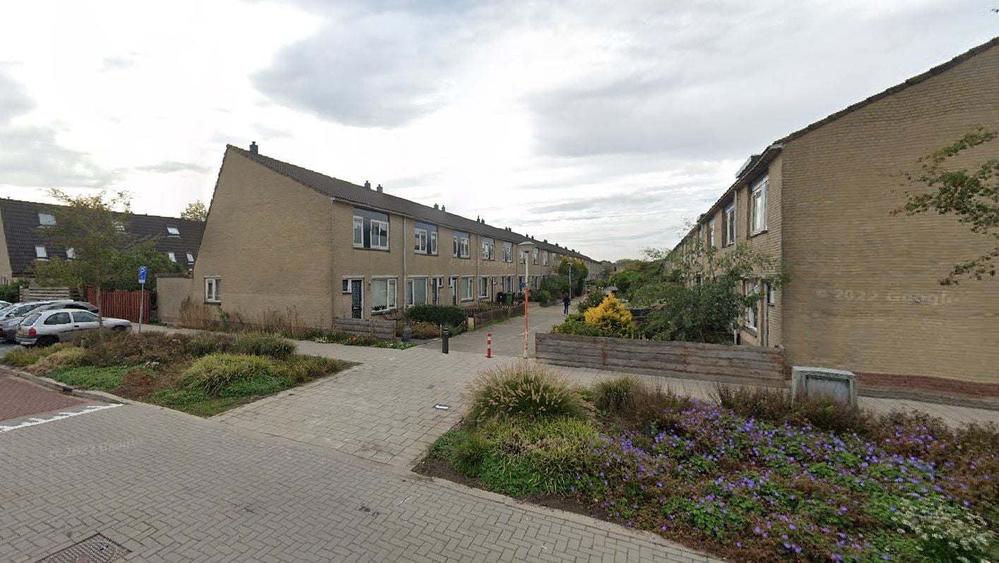 Corner house for rent: Pontilijn 18, Lijnenbuurt Zoetermeer