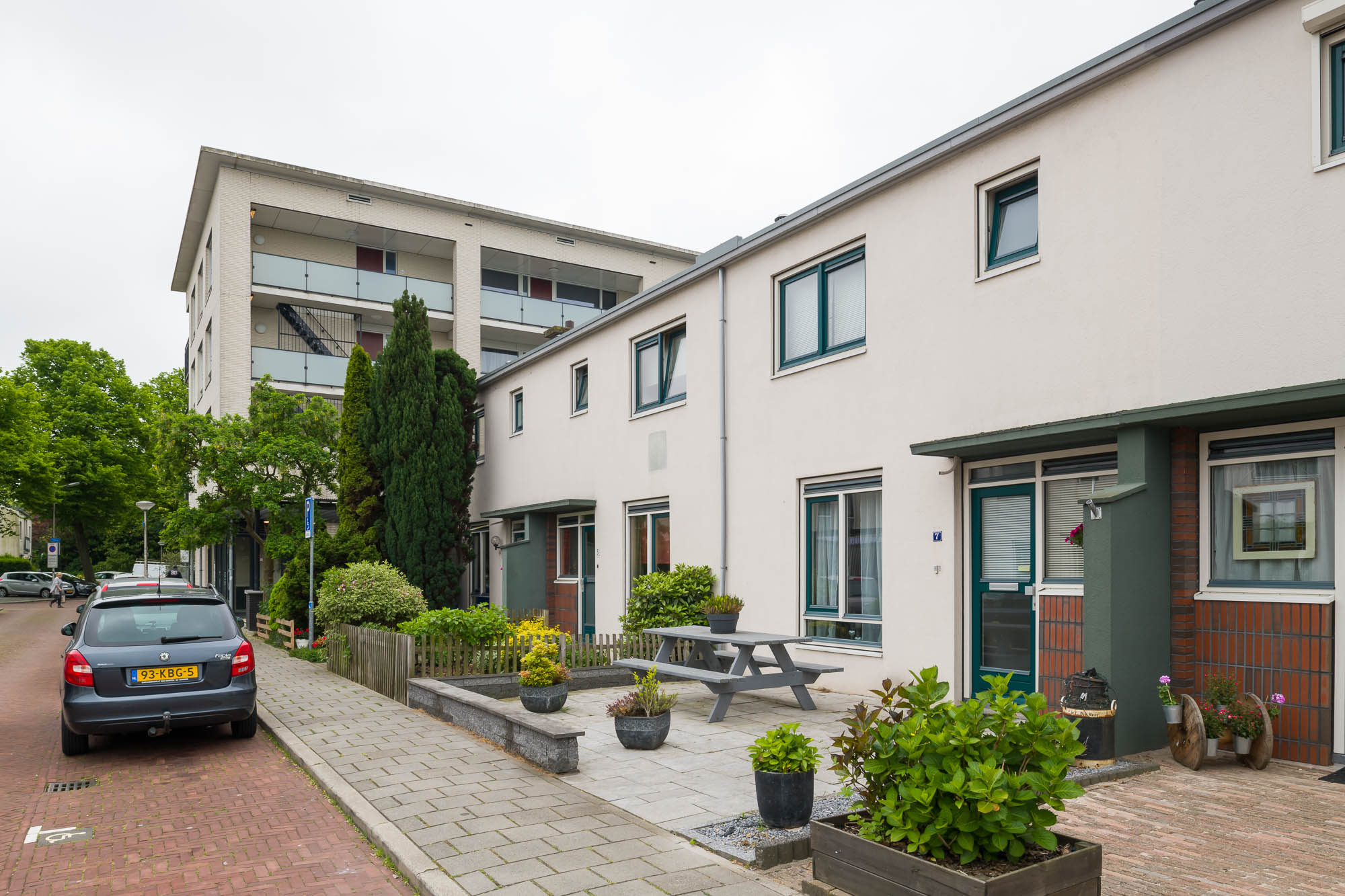Tussenwoning te huur: Goudenregenlaan 5, Bomenwijk Delft
